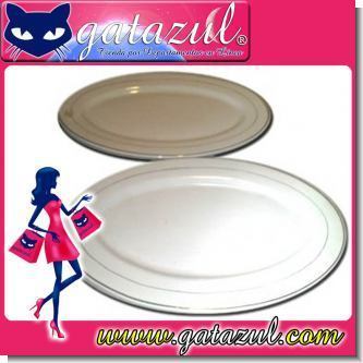 Lee el articulo completo PLATO BLANCO OVALADO DE PORCELANA CON DETALLES DORADOS (32X21 CENTIMETROS)